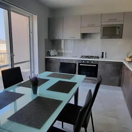 Lovely 3-Bedroom Apartment In Marsalforn, Gozo! Kültér fotó