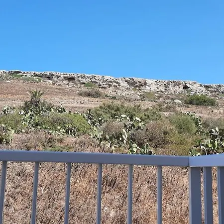 Lovely 3-Bedroom Apartment In Marsalforn, Gozo! Kültér fotó